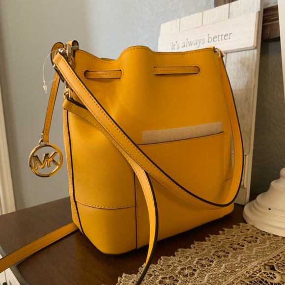 🌟 new MK trista medium bucket - Picture 5 of 7